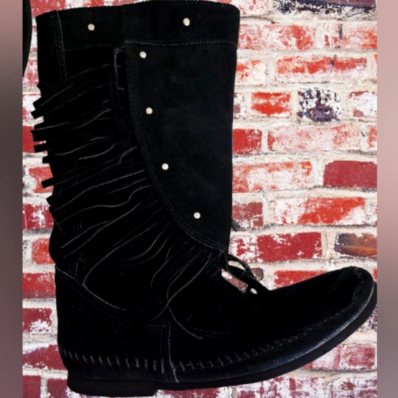 ๐ฃ Vintage 80's Minnetonka Moccasin Suede Black Fringe Boots Size 7๏ธโฃ ๐ Comfy - Picture 4 of 6